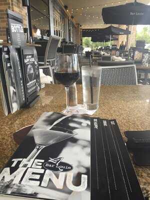 Bar Louie - Plaza On University