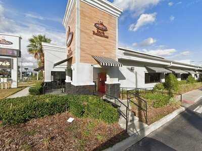 The Golden Pod - Restaurant & Bar