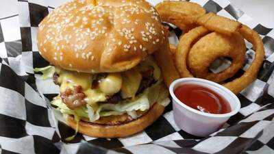 Tdarby's Bar & Grill