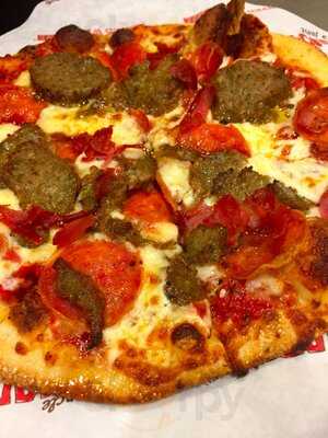 Uncle Maddio’s Pizza