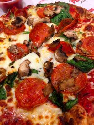 Uncle Maddio’s Pizza