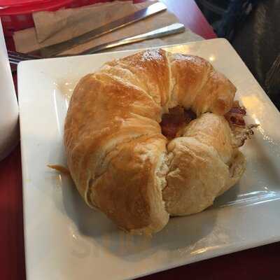 Pena's Donuts And Diner