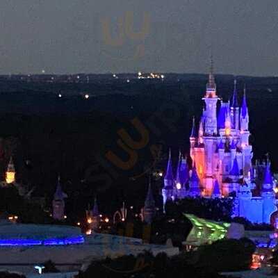 California Cafe Bar & Grill