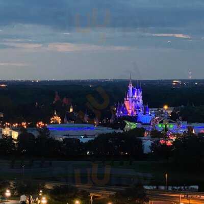 California Cafe Bar & Grill