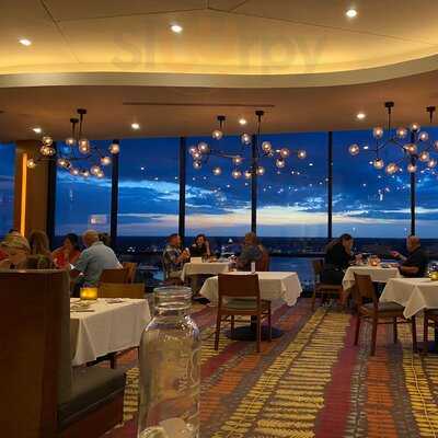 California Cafe Bar & Grill