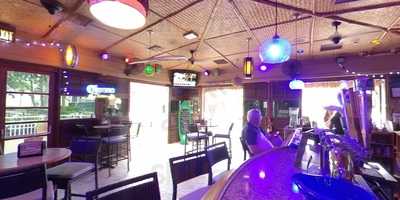 Tacky Tiki Bar & Grill
