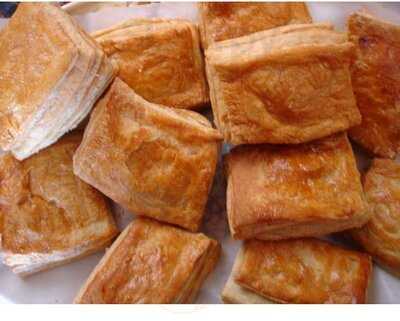 Kreyol Kafe & Bakery