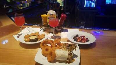 Castaway's Sports Bar & Grill