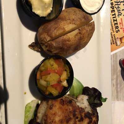 Castaway's Sports Bar & Grill