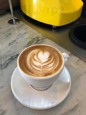 Golden Bagels & Coffee