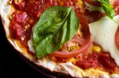 Tortoni's Pasta Pizza Vino