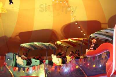 Circus Mcgurkus Cafe Stoo-pendous