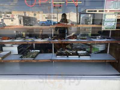 Toshi's Delicatessen & Restaurant