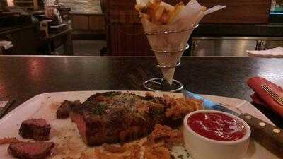 Den. Drink Eat Network