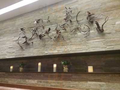 Den. Drink Eat Network