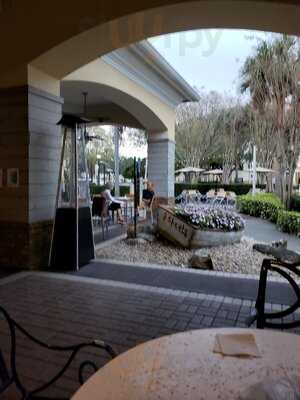 Castaway Bay Poolside Bar & Grill