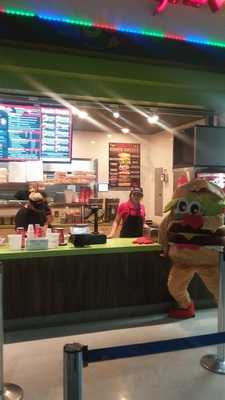 Teddy's Bigger Burger