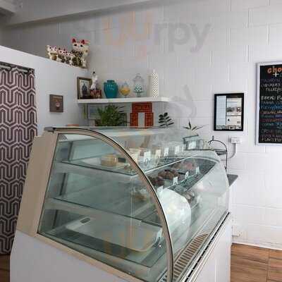 Chocolate & Vanilla Bakery