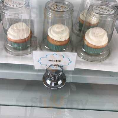 Chocolate & Vanilla Bakery