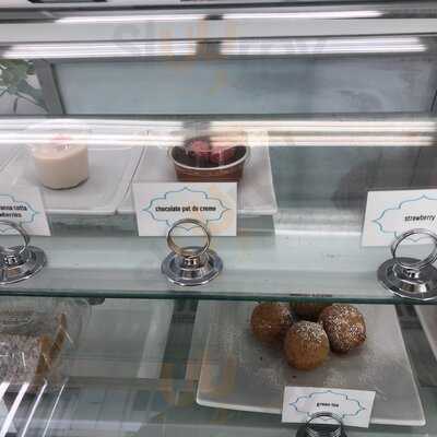 Chocolate & Vanilla Bakery