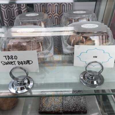 Chocolate & Vanilla Bakery