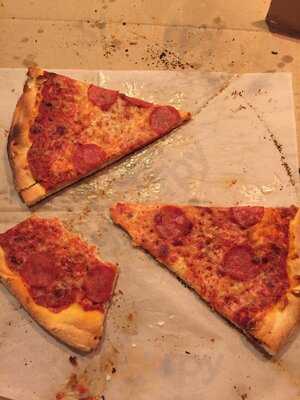 Giovanni's Italian Restaurant & Pizzeria