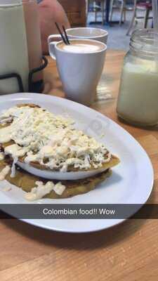 La Fuente Restaurant, Bakery & Cafe