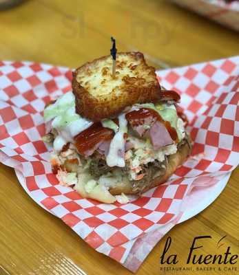 La Fuente Restaurant, Bakery & Cafe