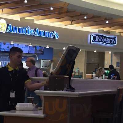 Cinnabon
