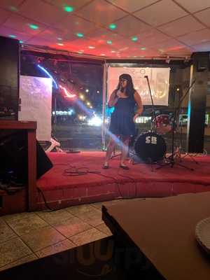 On Stage Drinks And Grinds