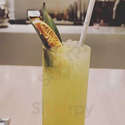 Zilly Bee's Cafe And Coffee Bar