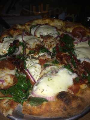 Giannina's Pizza & Catering