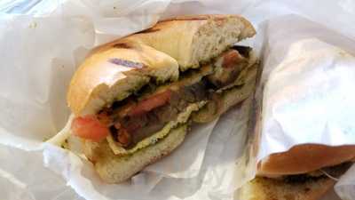 Heidi's Delis & Bistro