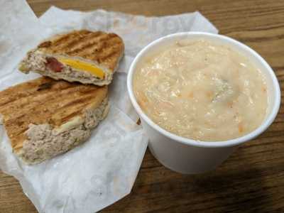 Heidi's Delis & Bistro