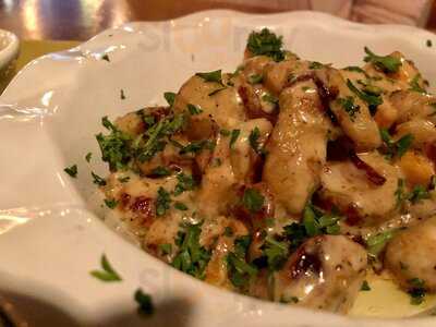 Menagerie Eatery & Bar