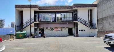 Y's Sports Bar & Grill