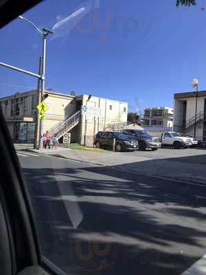 Y's Sports Bar & Grill