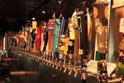 Jax 5th Ave Deli & Ale House