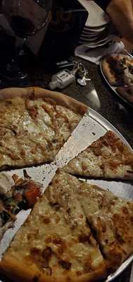 Junior's Pizza & More