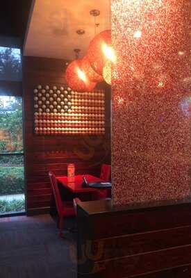 Red Robin Gourmet Burgers And Brews