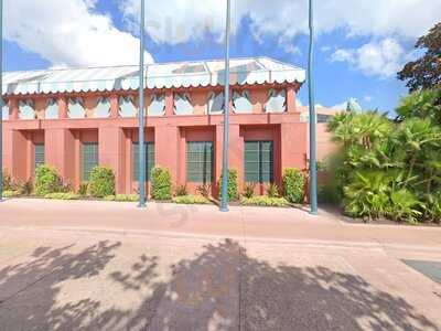 Splash Pool Bar And Grill