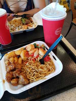 Universal's Fresh Eats