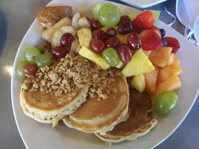 Pineapple Grille & Lounge