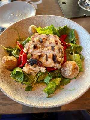 Three Bridges Bar & Grill