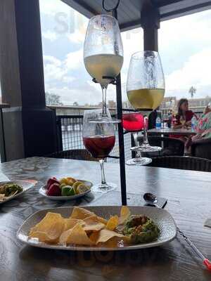 Three Bridges Bar & Grill