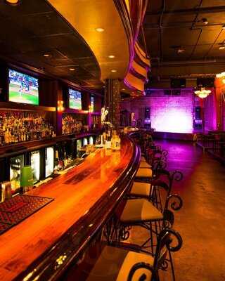 Live Sports Bar & Grill