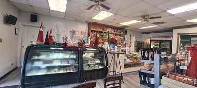 Godo's Bakery & Restaurant