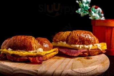 Mecatos Bakery & Cafe