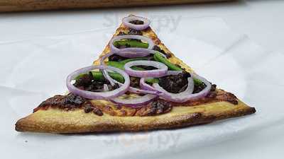 Giovanni's Pizza & Subs