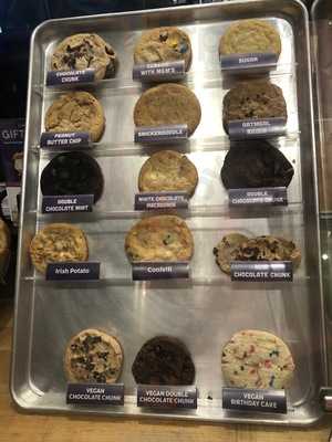 Insomnia Cookies